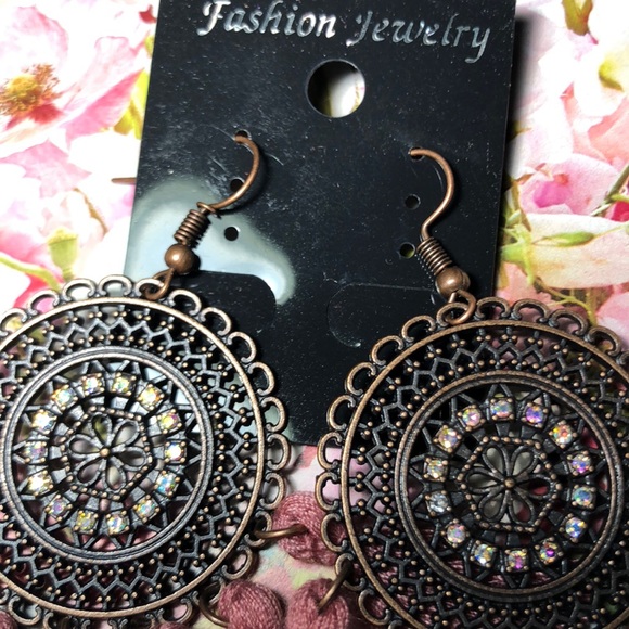 Boho mauve tassel earrings NWT - Picture 4 of 6